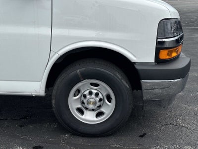 2025 Chevrolet Express Cutaway 3500 1WT