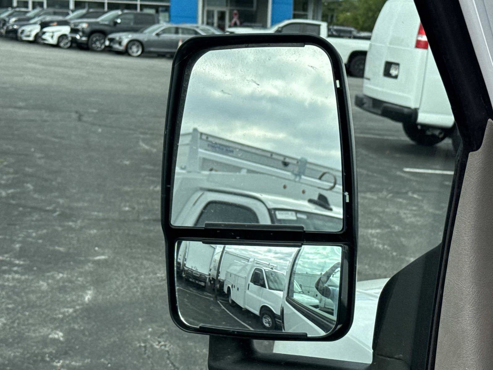 2026 Chevrolet Express Cutaway 3500 1WT
