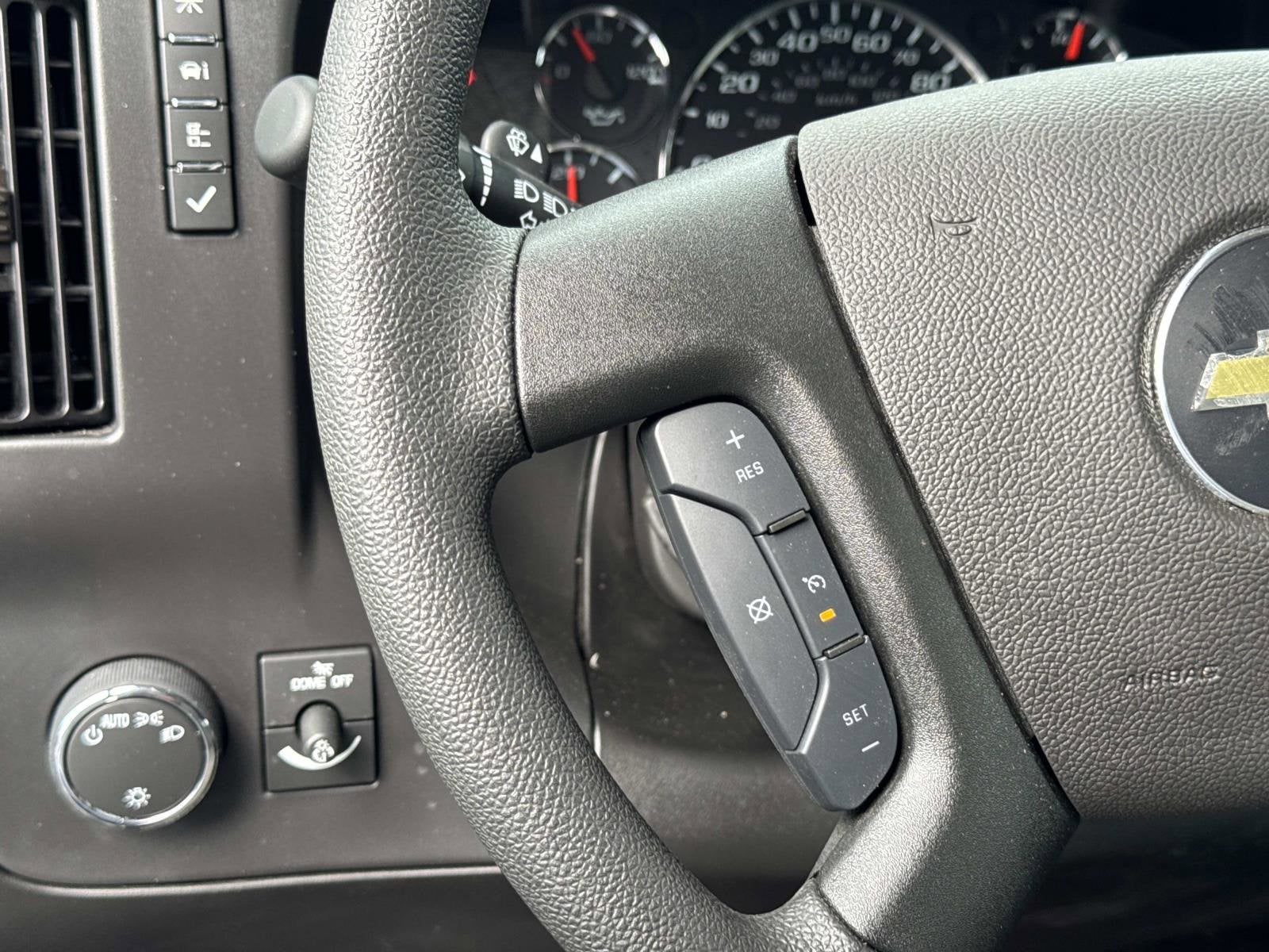2026 Chevrolet Express Cutaway 3500 1WT