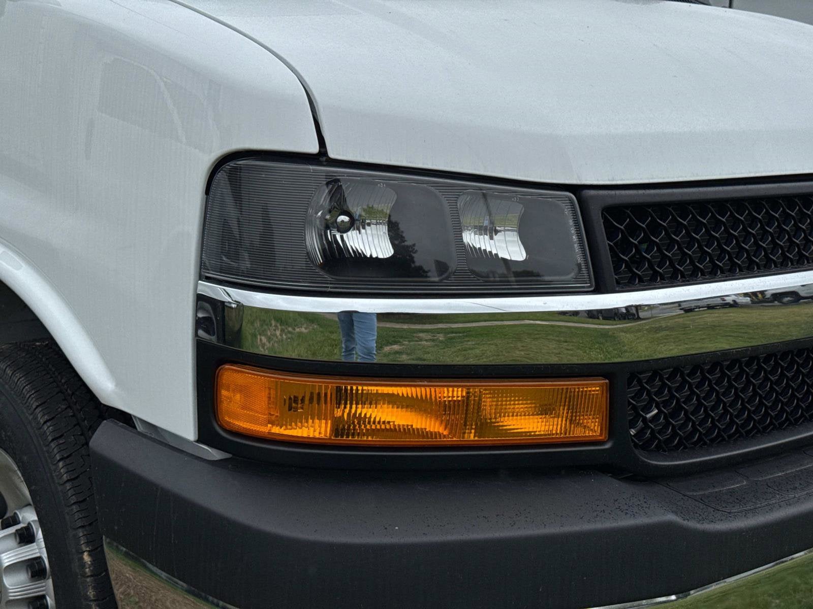 2024 Chevrolet Express Cutaway 3500 1WT