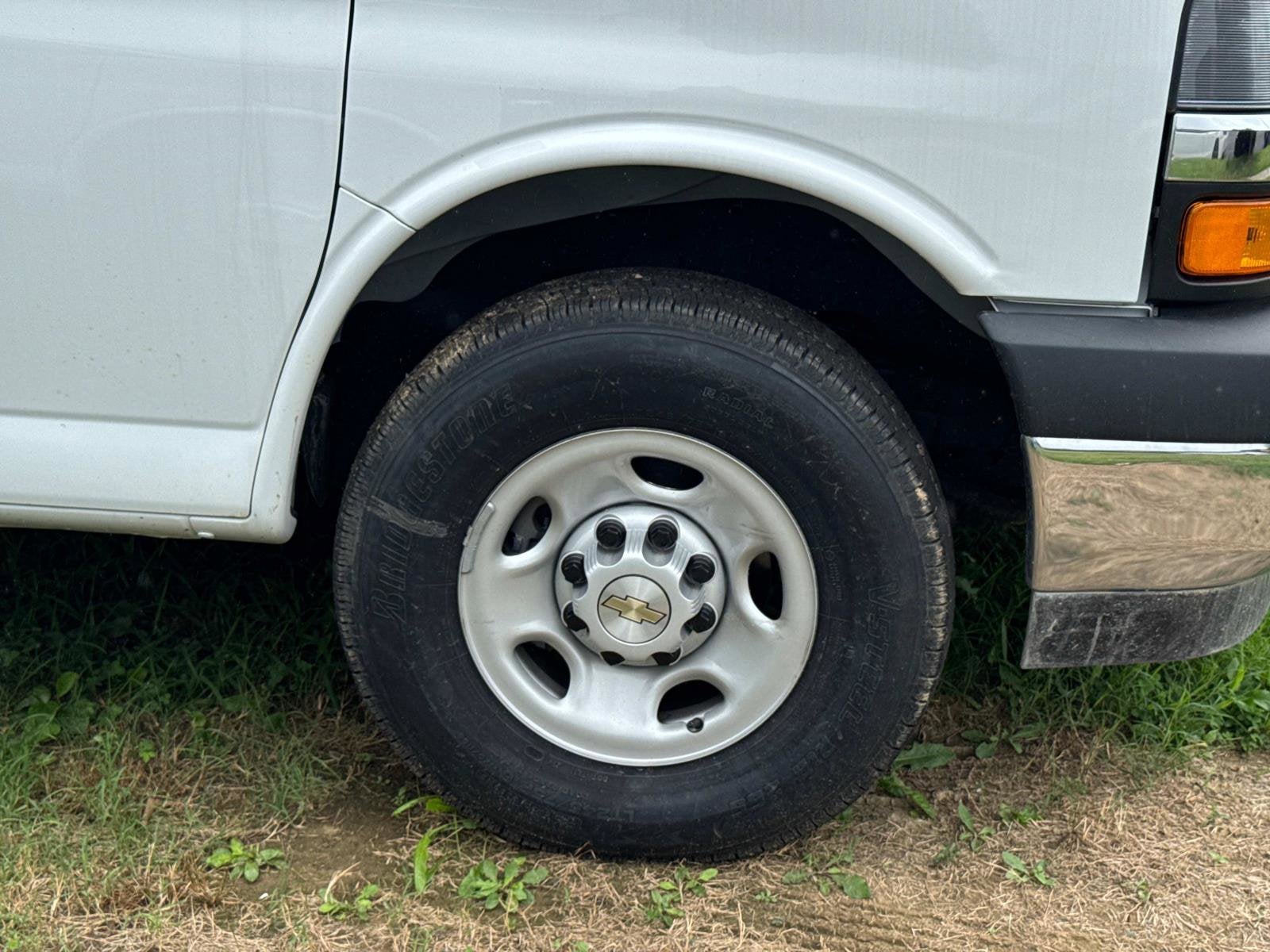 2024 Chevrolet Express Cutaway 3500 1WT