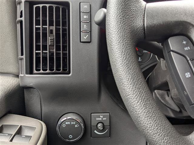 2024 Chevrolet Express Cutaway 3500 1WT