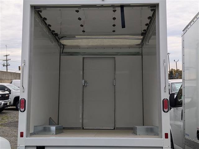 2024 Chevrolet Express Cutaway 3500 1WT