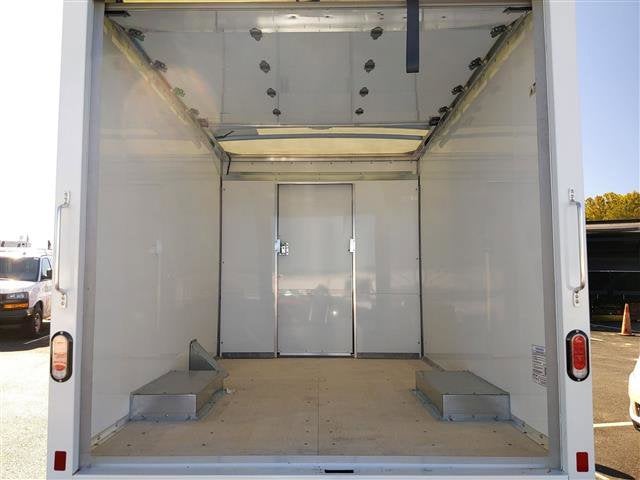 2024 Chevrolet Express Cutaway 3500 1WT
