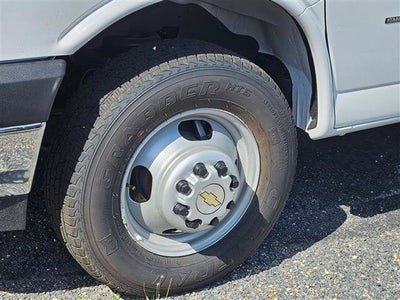 2024 Chevrolet Express Cutaway 3500 1WT
