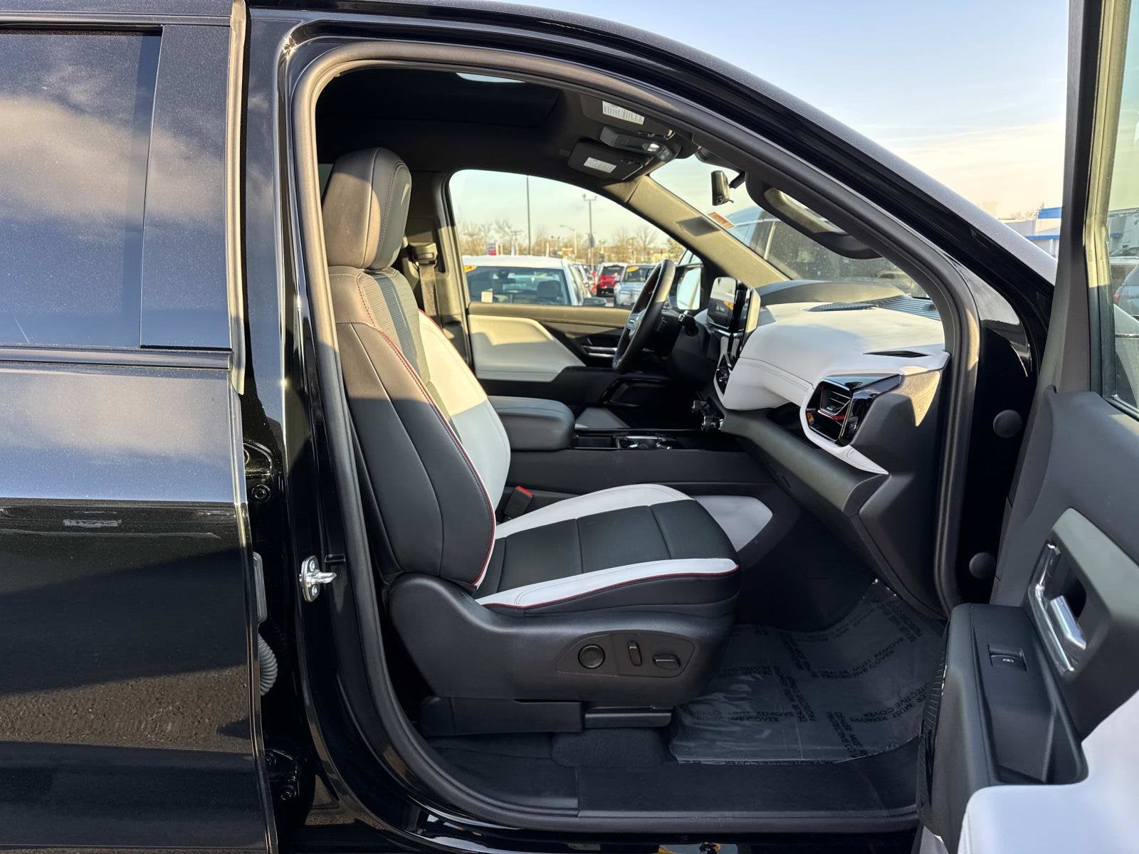 2025 Chevrolet Silverado EV RST - Max Range