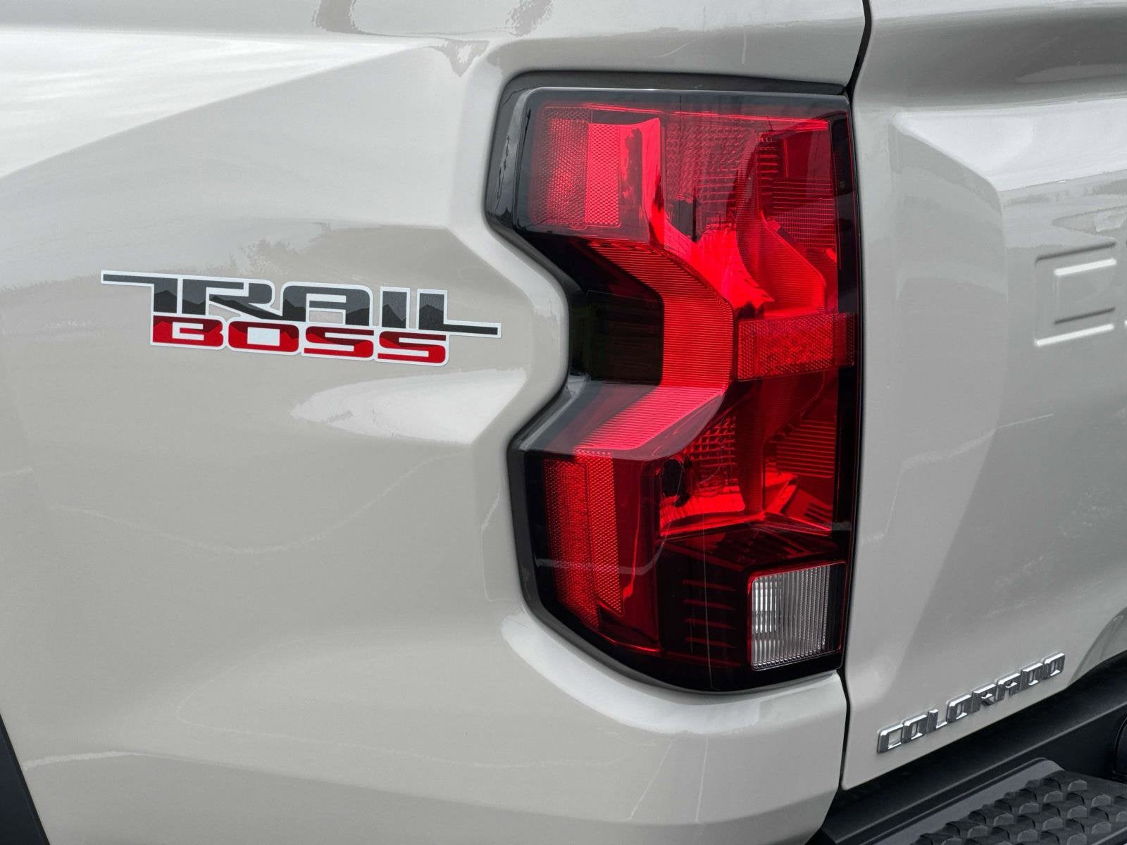 2026 Chevrolet Colorado Trail Boss - Photo 8
