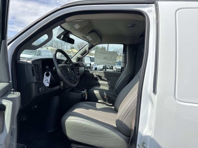 2025 Chevrolet Express Cargo WT