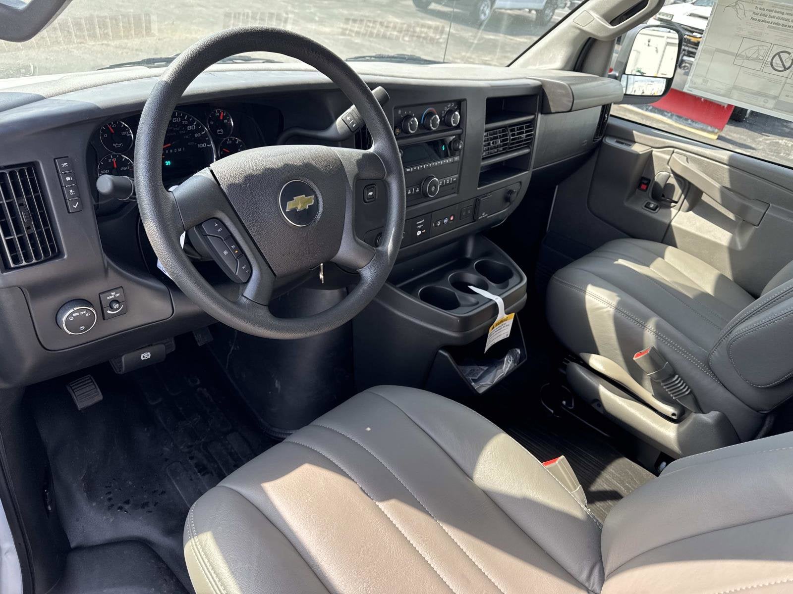 2025 Chevrolet Express Cargo WT