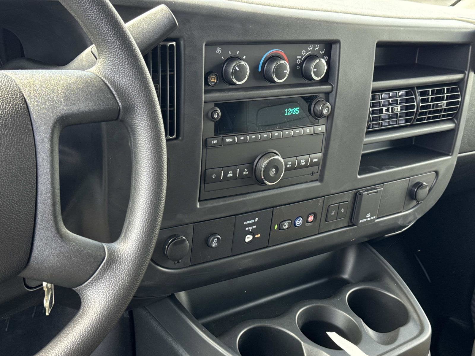 2025 Chevrolet Express Cargo WT