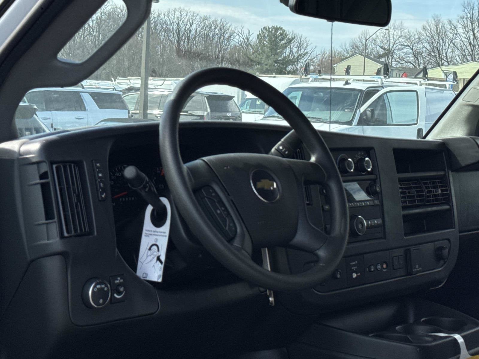 2025 Chevrolet Express Cargo WT