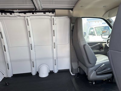 2025 Chevrolet Express Cargo WT