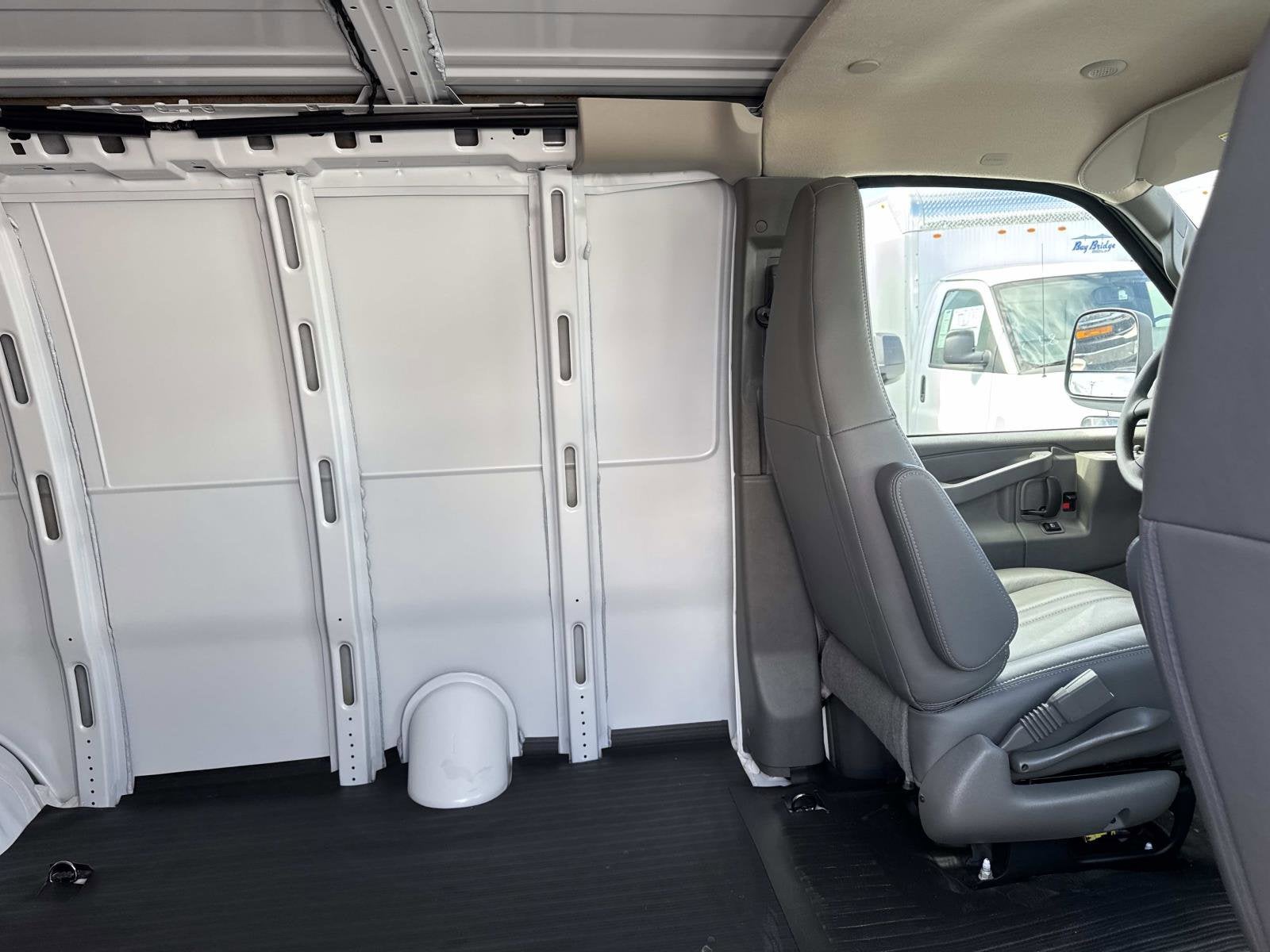 2025 Chevrolet Express Cargo WT