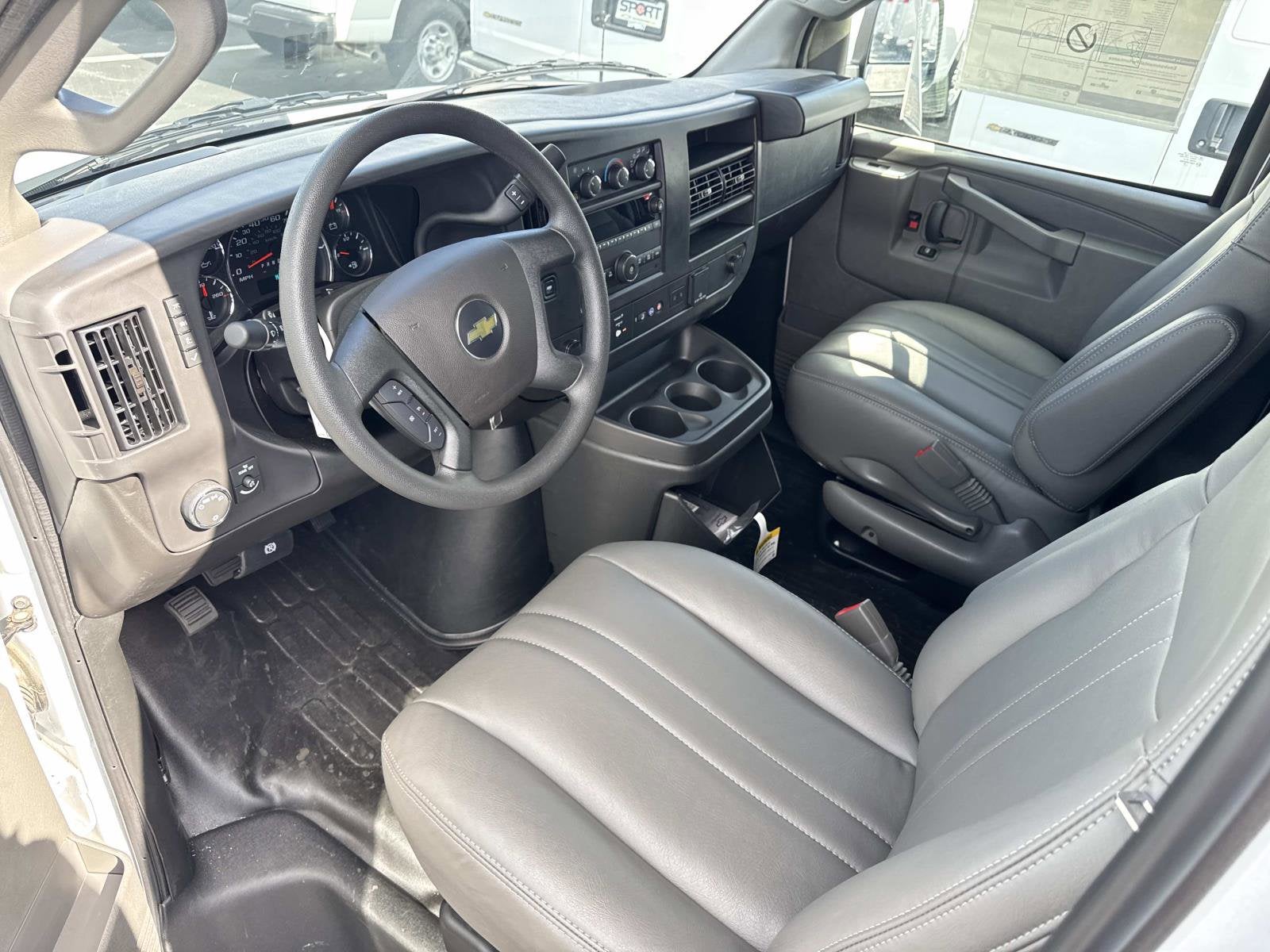 2025 Chevrolet Express Cargo WT