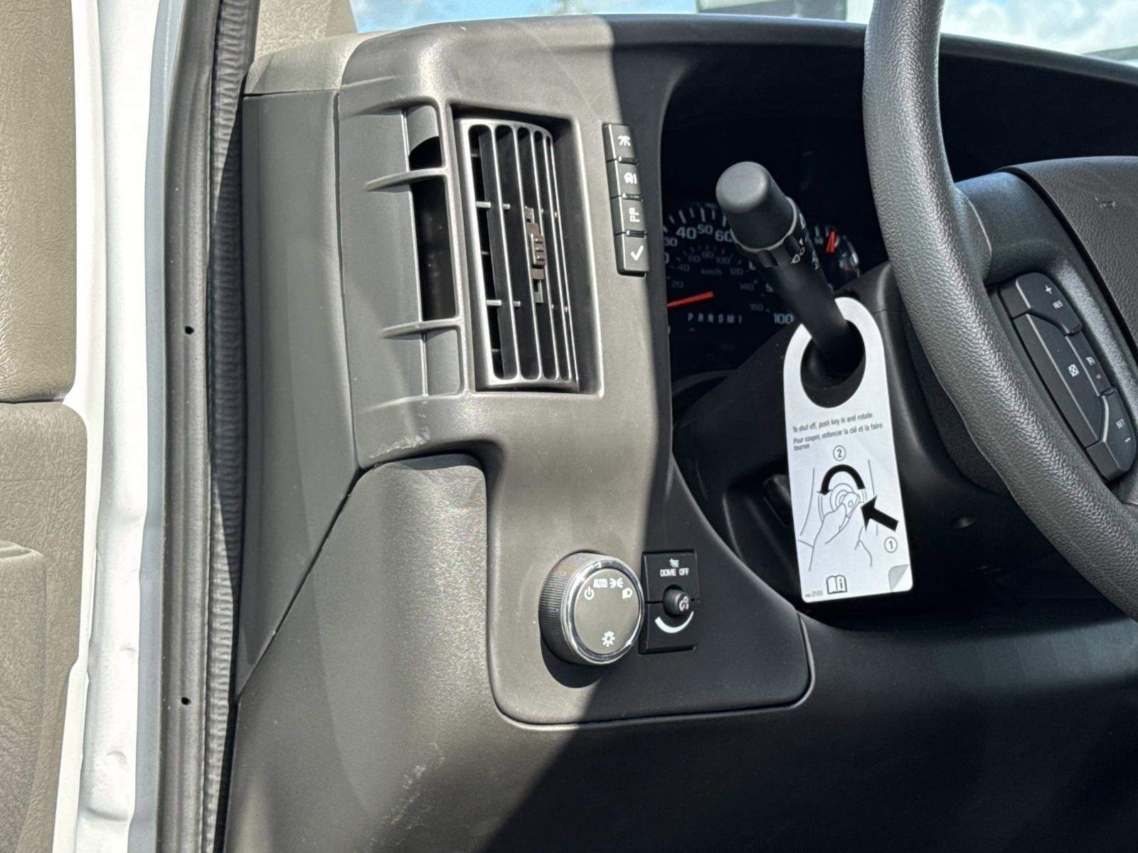 2025 Chevrolet Express Cargo WT