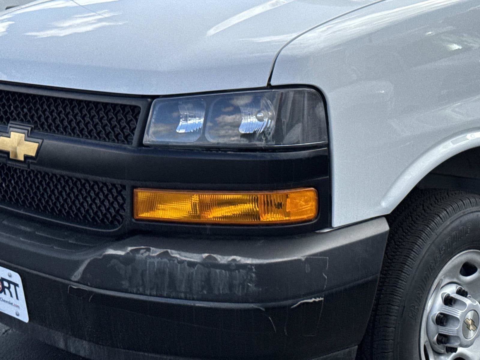 2025 Chevrolet Express Cargo WT