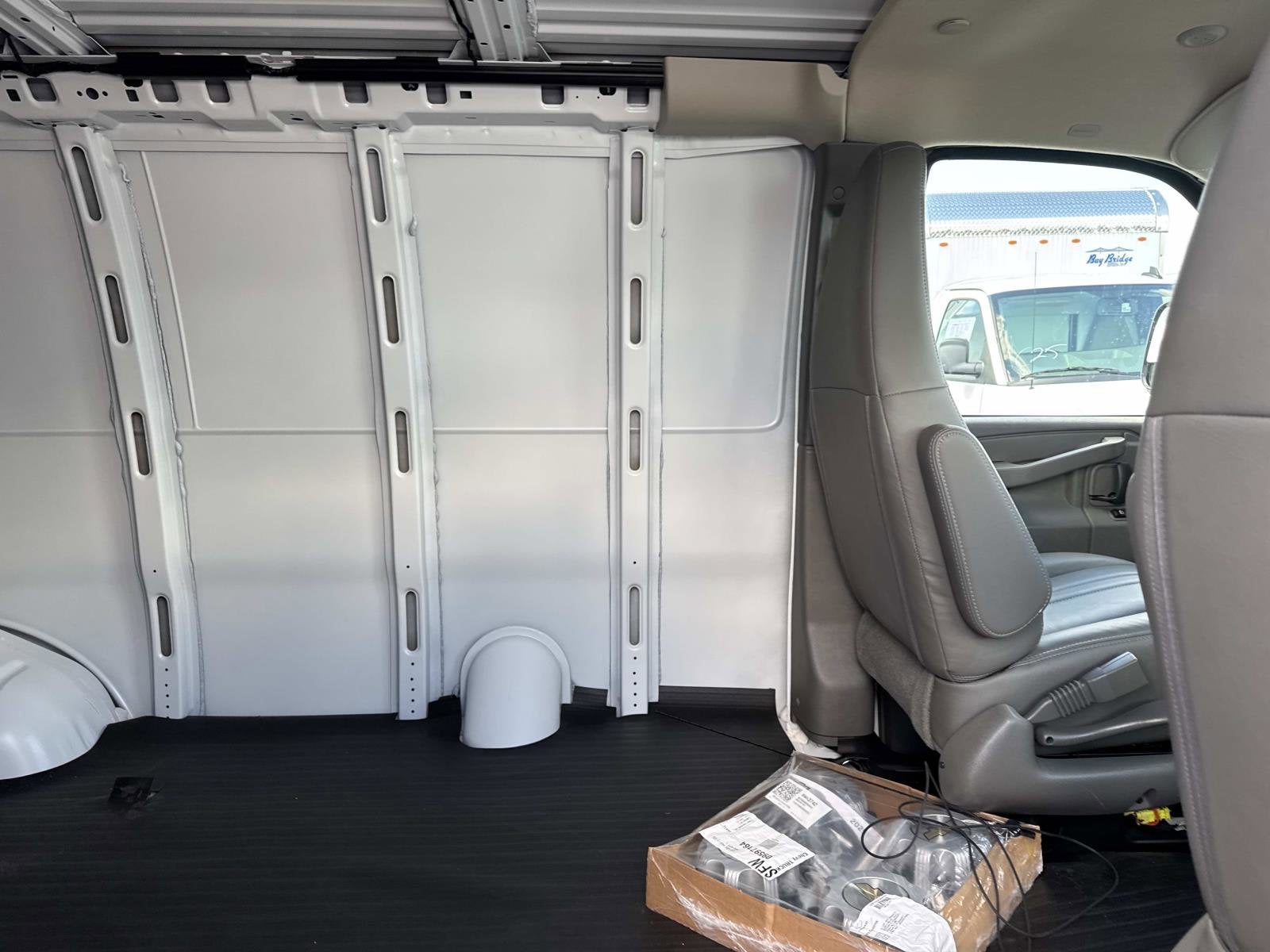 2025 Chevrolet Express Cargo WT