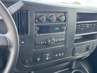 2025 Chevrolet Express Cargo WT