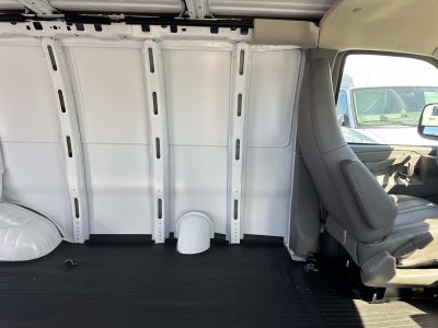2025 Chevrolet Express Cargo WT
