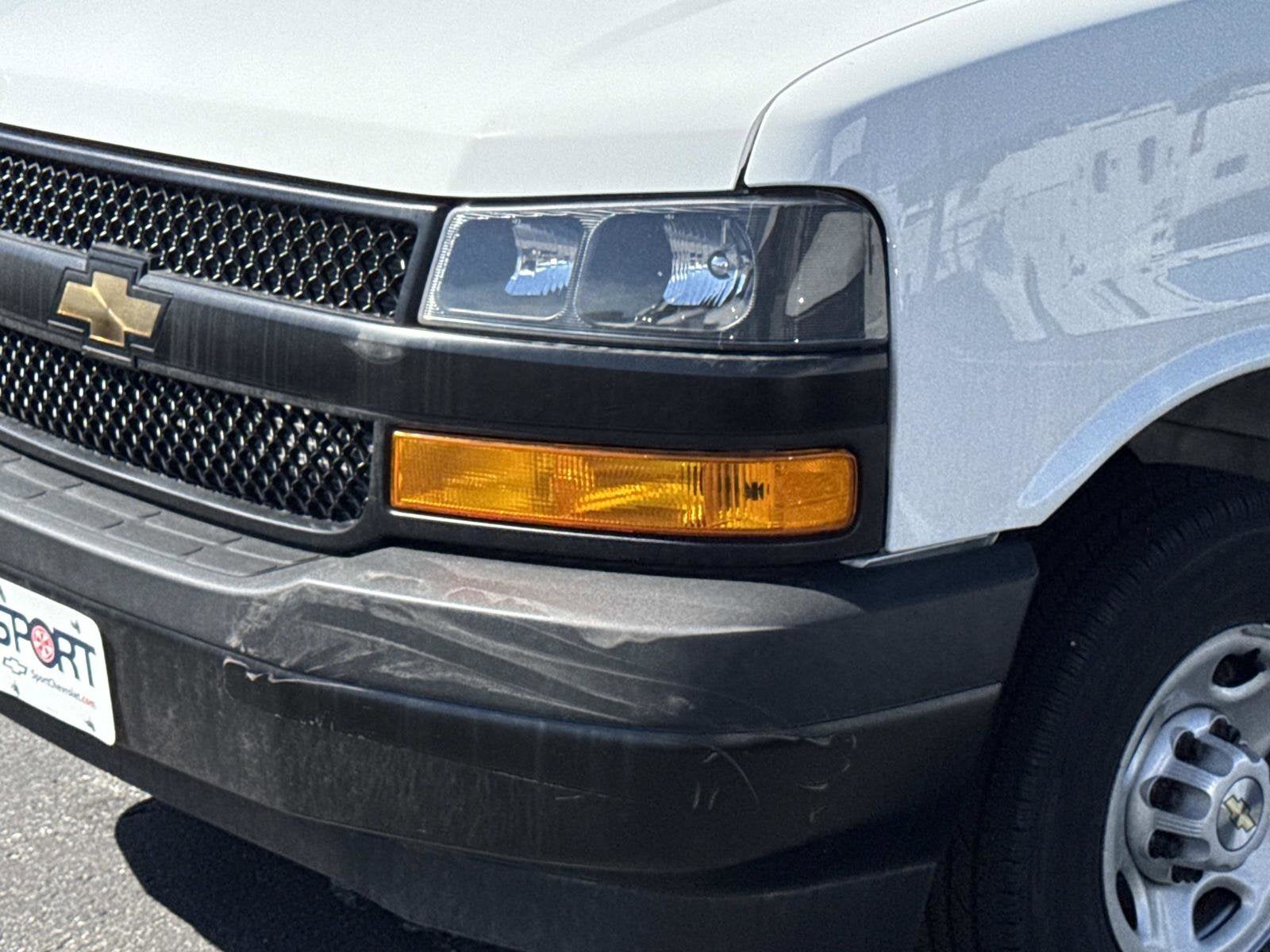 2025 Chevrolet Express Cargo WT