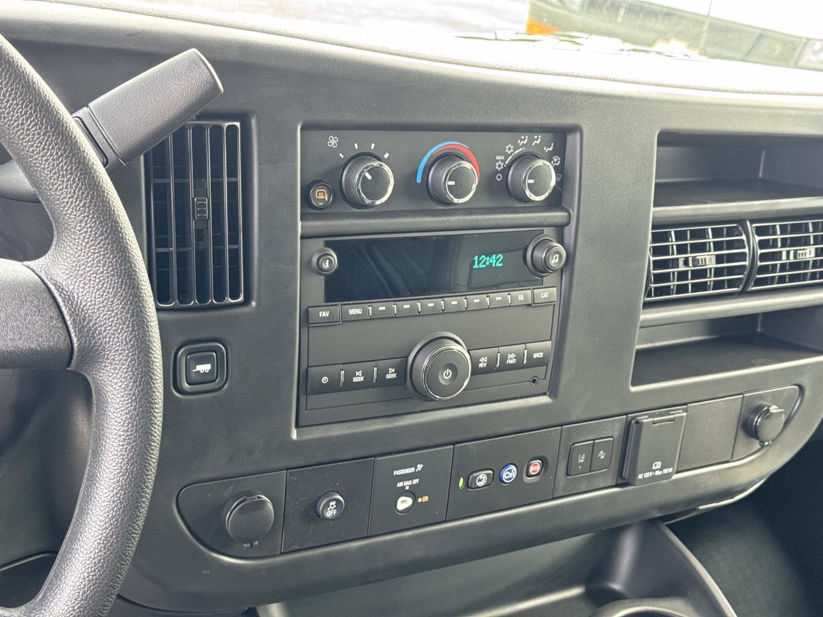 2025 Chevrolet Express Cargo WT