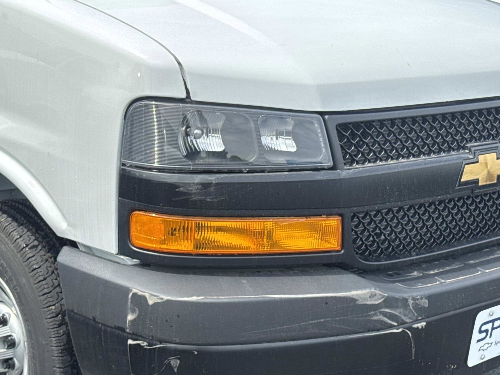 2025 Chevrolet Express Cargo WT