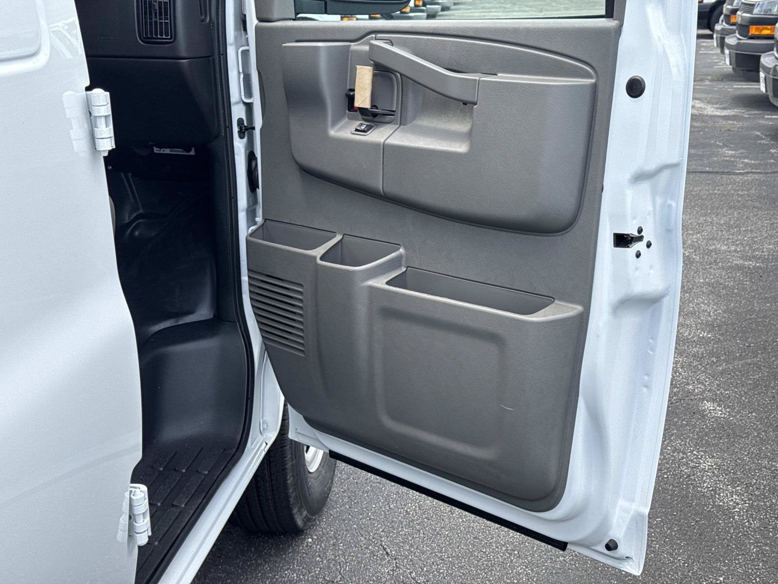 2026 Chevrolet Express Cargo 1WT