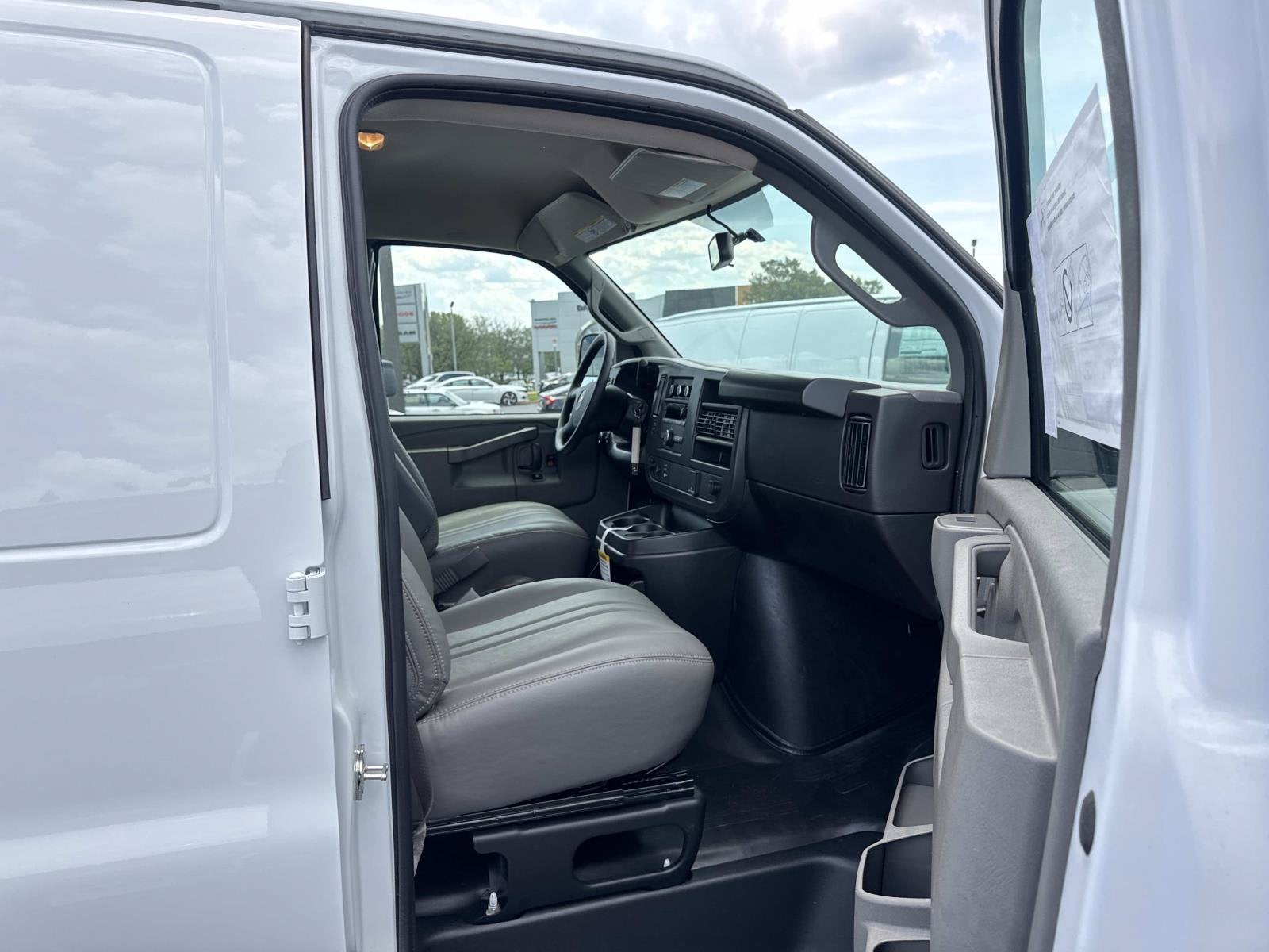2026 Chevrolet Express Cargo 1WT