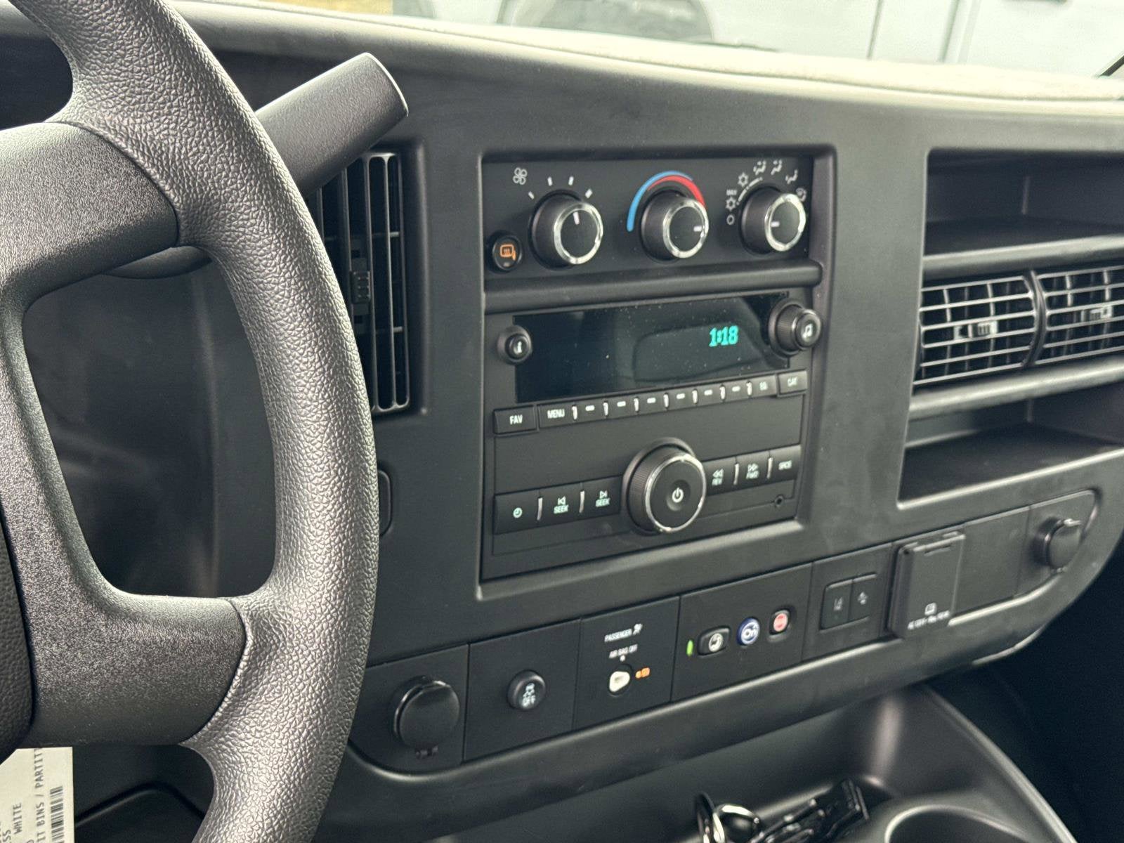 2025 Chevrolet Express Cargo WT