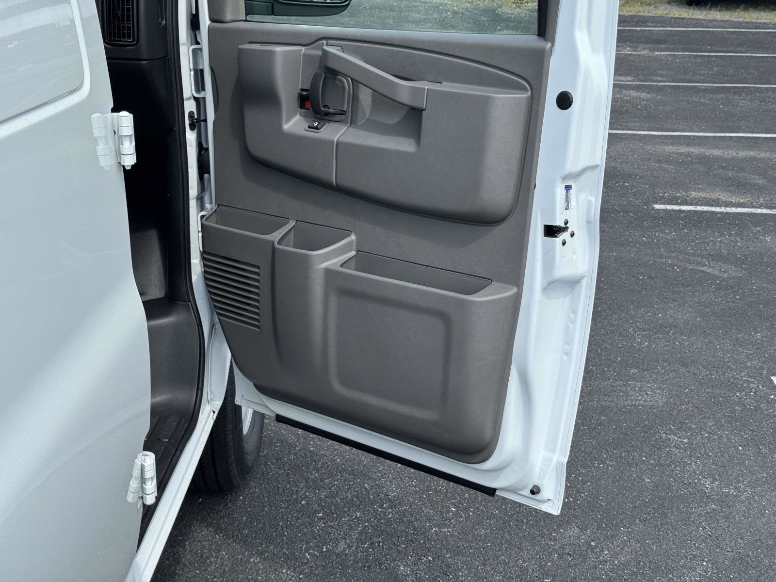 2025 Chevrolet Express Cargo 2500 WT