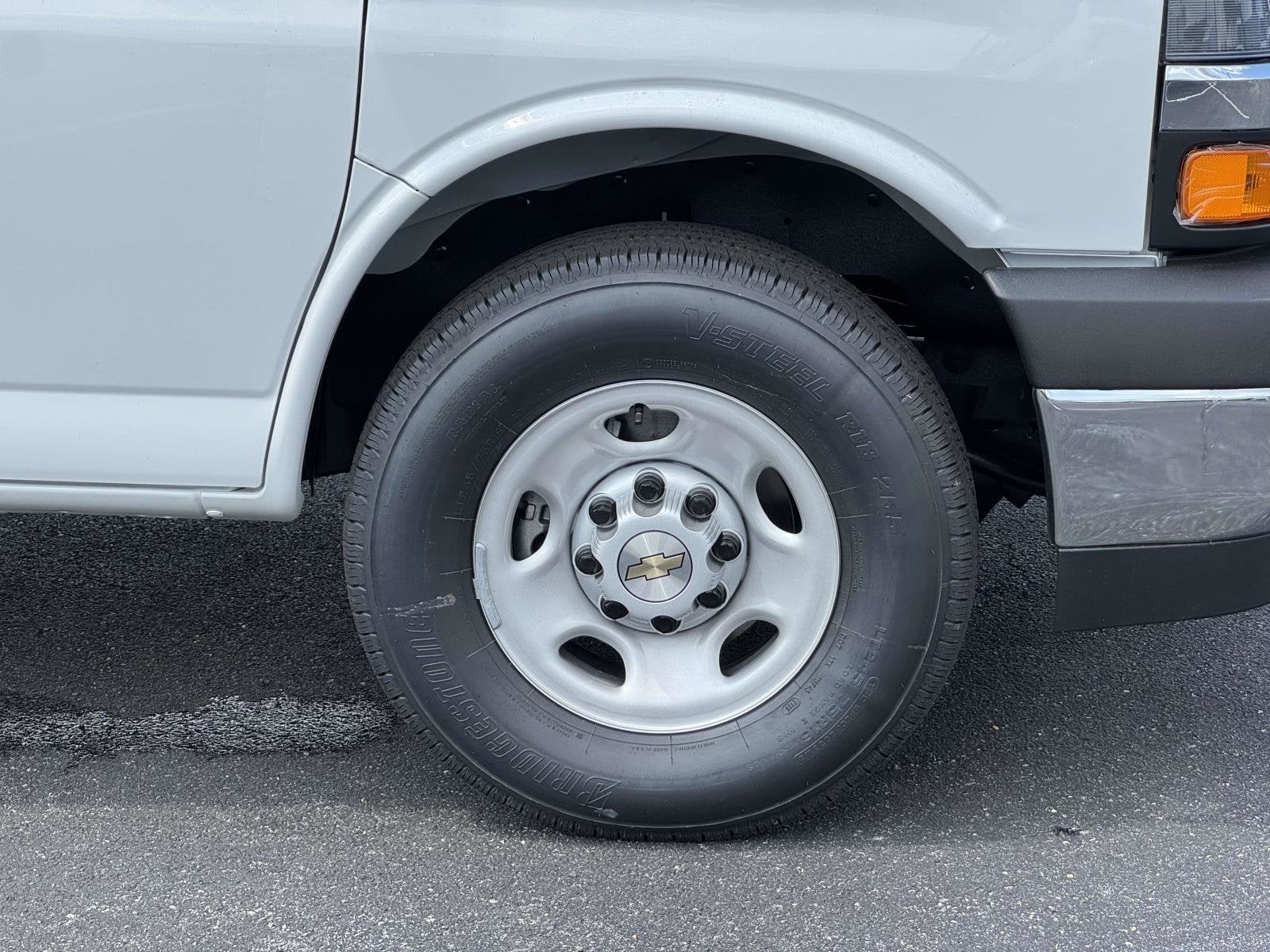 2025 Chevrolet Express Cargo 2500 WT