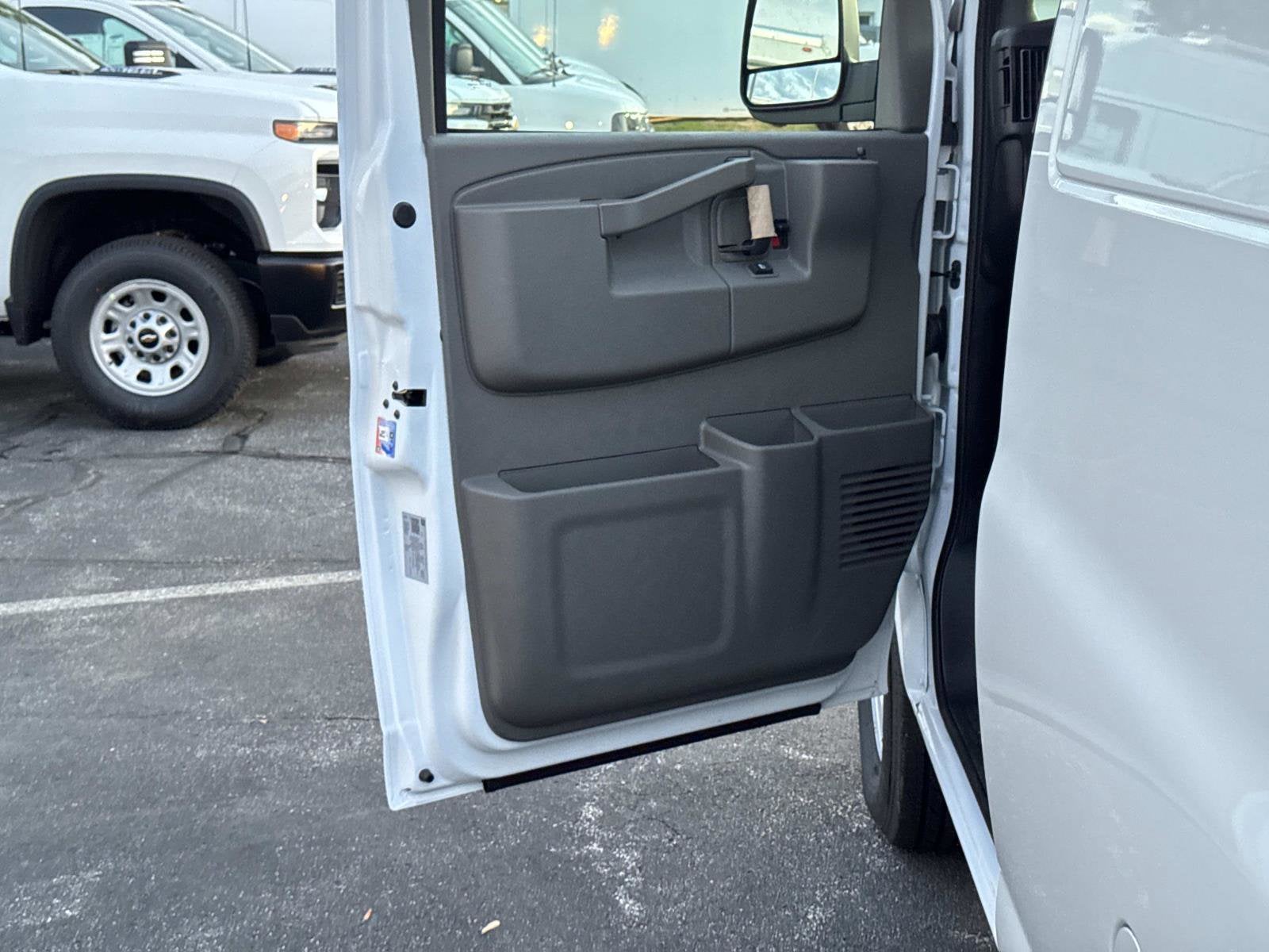 2026 Chevrolet Express Cargo WT