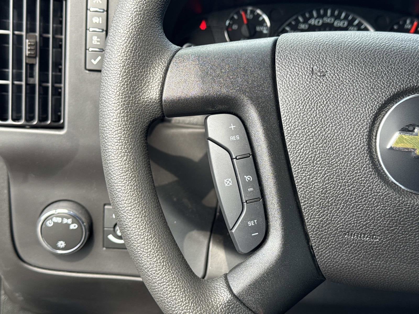 2025 Chevrolet Express Cargo WT