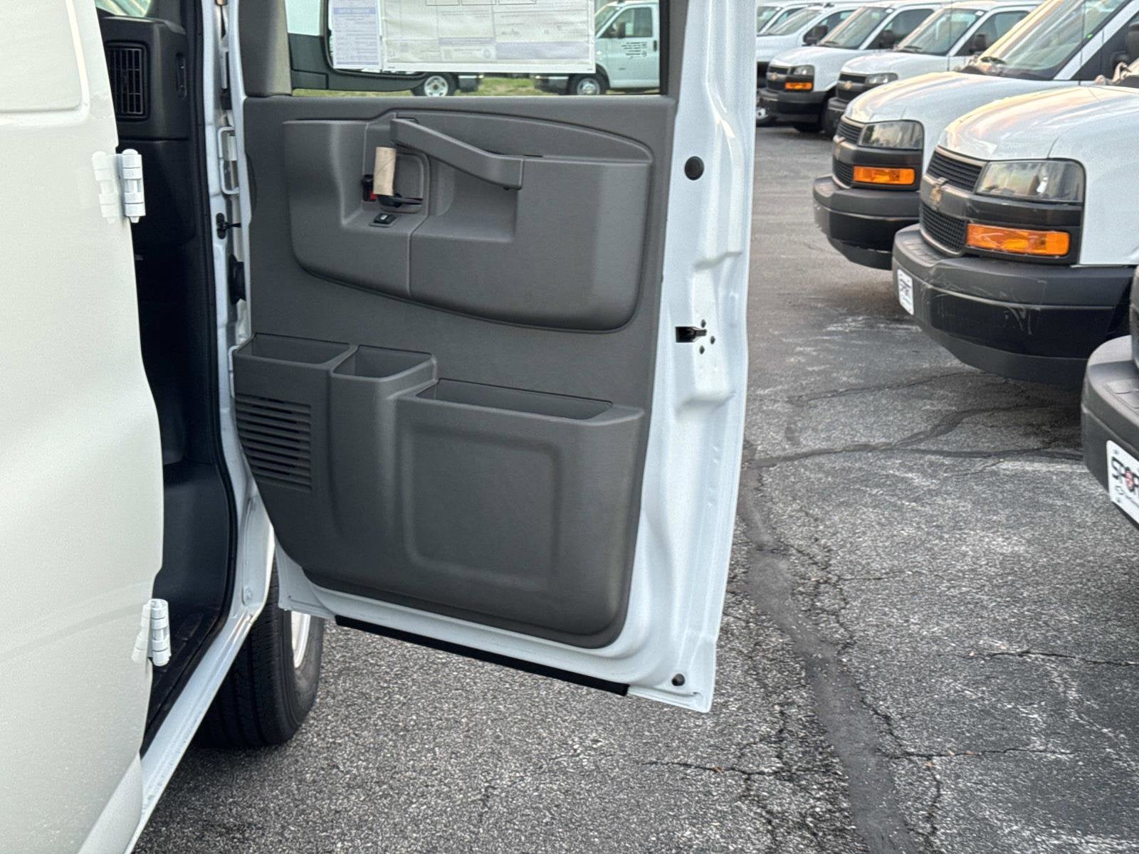 2026 Chevrolet Express Cargo WT