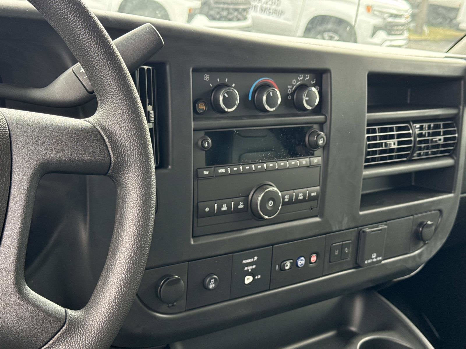 2025 Chevrolet Express Cargo WT