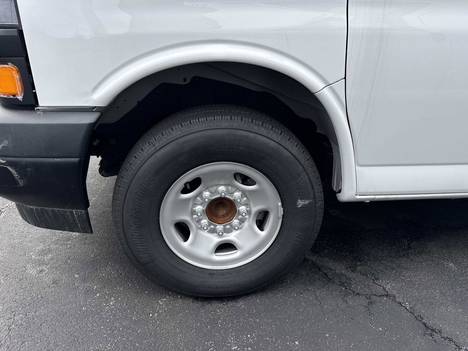 2025 Chevrolet Express Cargo WT