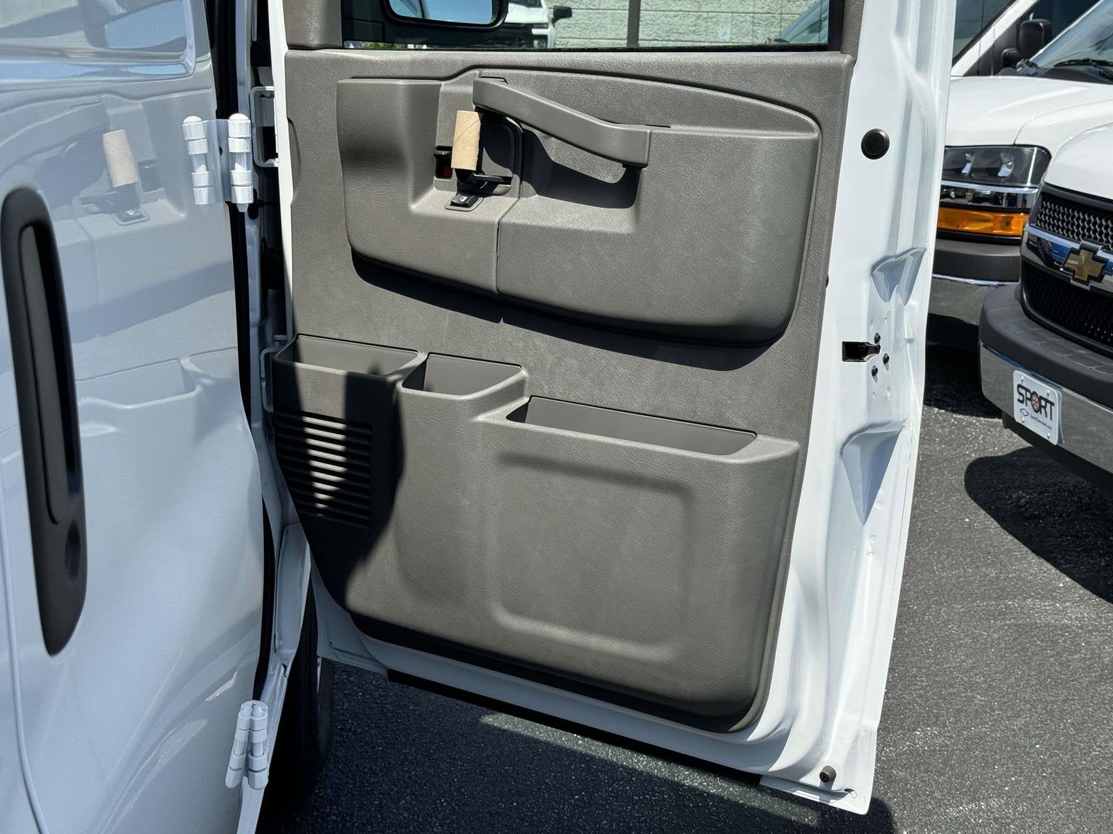 2025 Chevrolet Express Cargo 2500 WT