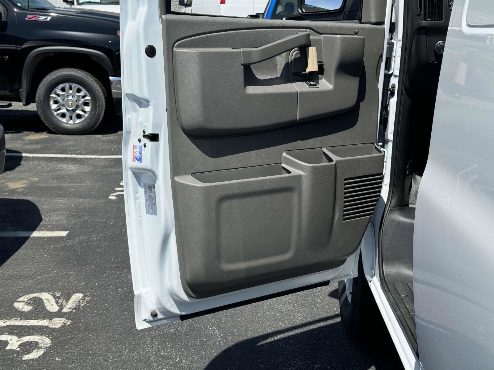 2025 Chevrolet Express Cargo 2500 WT