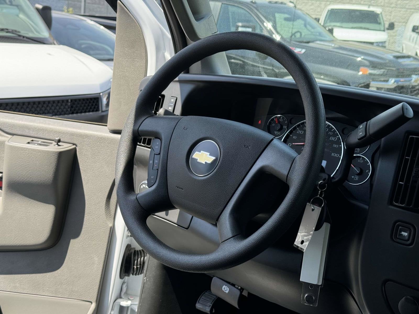 2025 Chevrolet Express Cargo 2500 WT