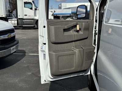 2025 Chevrolet Express Cargo WT