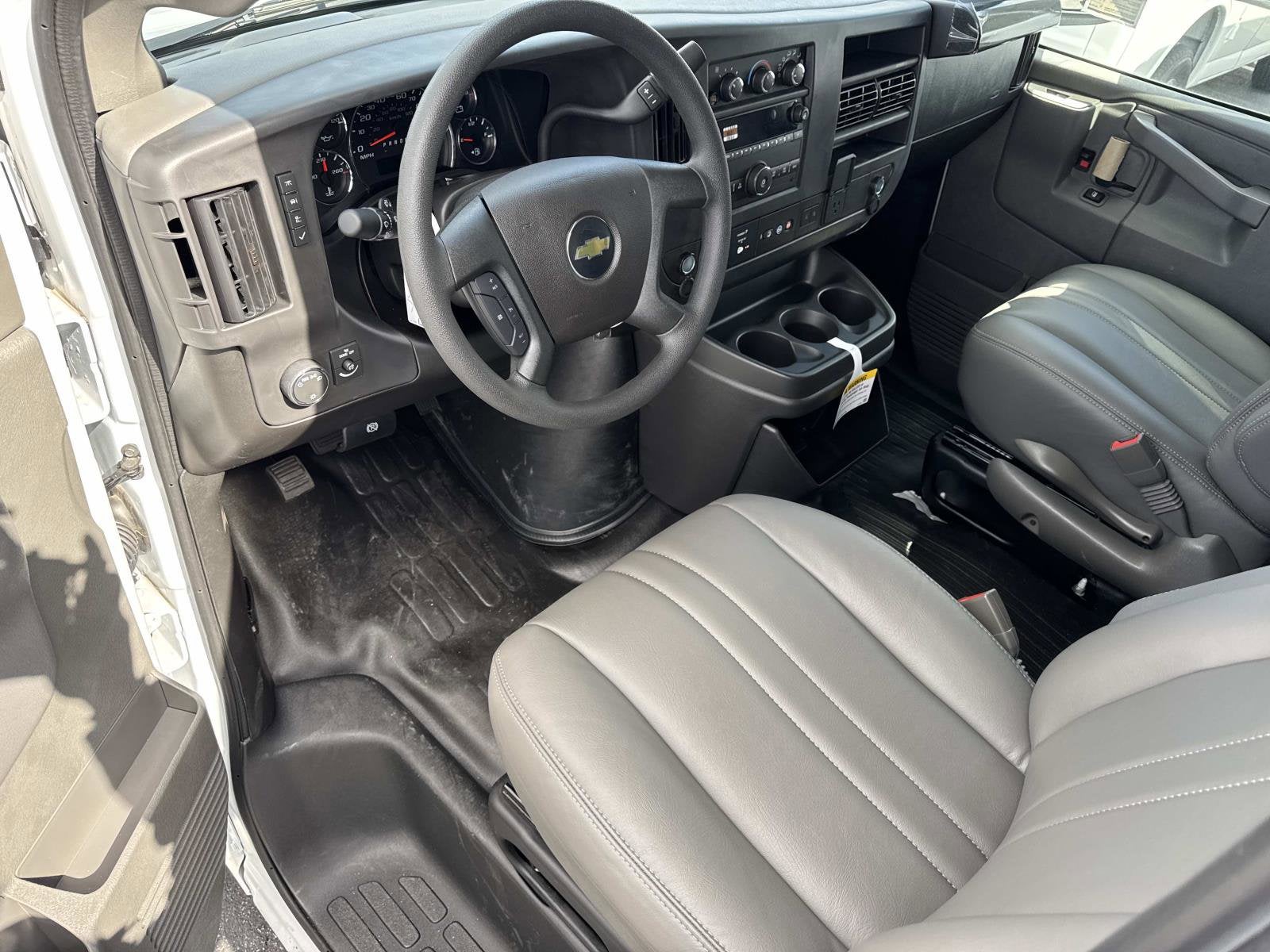 2025 Chevrolet Express Cargo WT