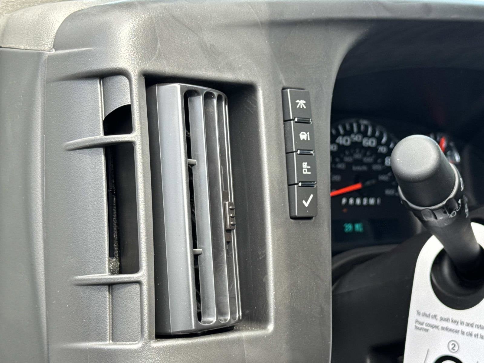 2025 Chevrolet Express Cargo WT