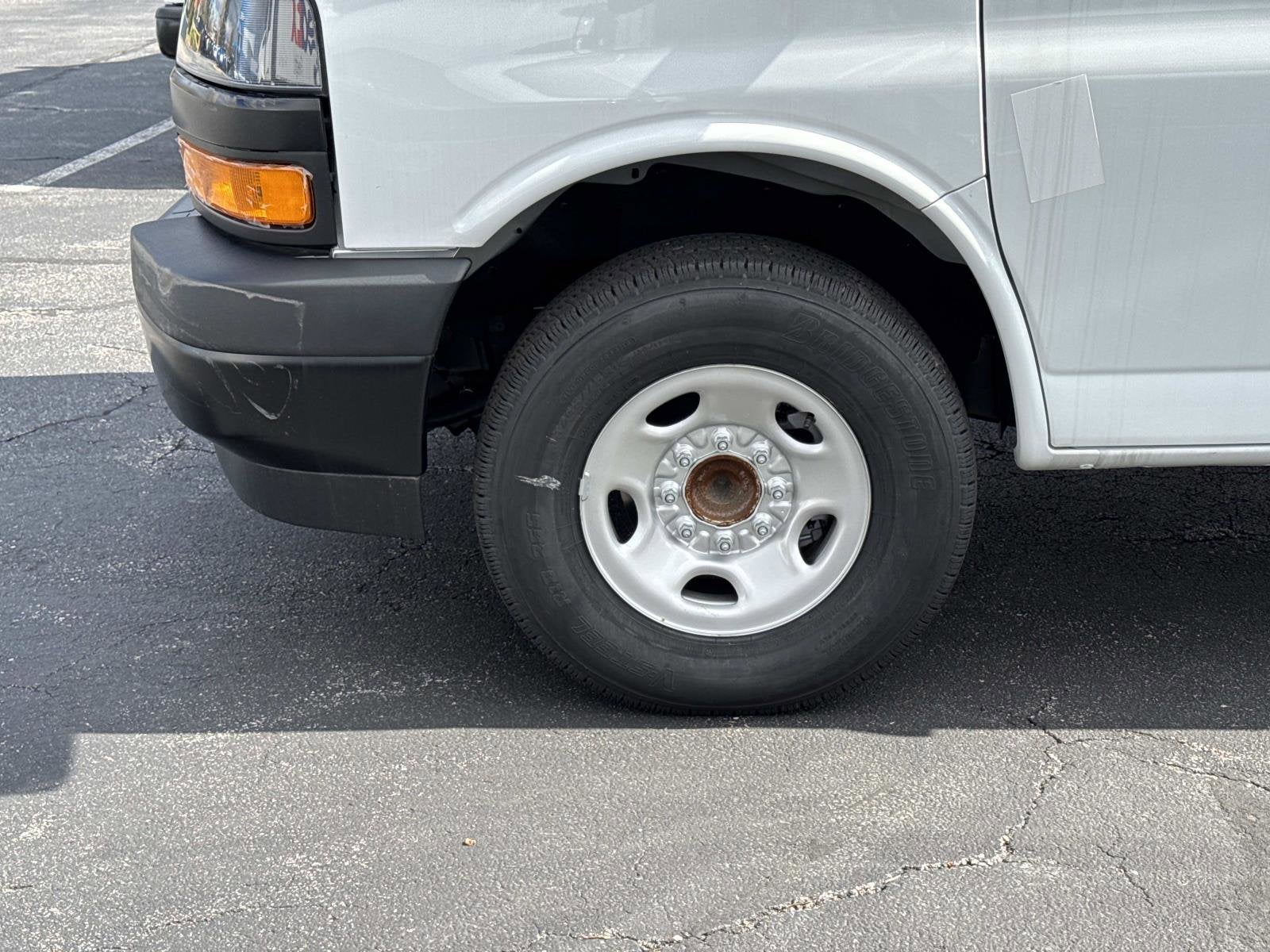 2025 Chevrolet Express Cargo WT