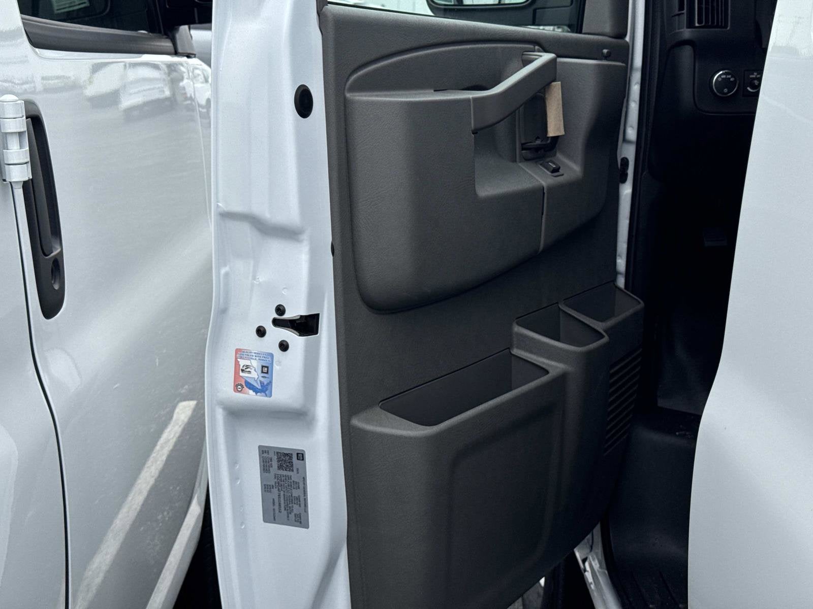 2025 Chevrolet Express Cargo 2500 WT