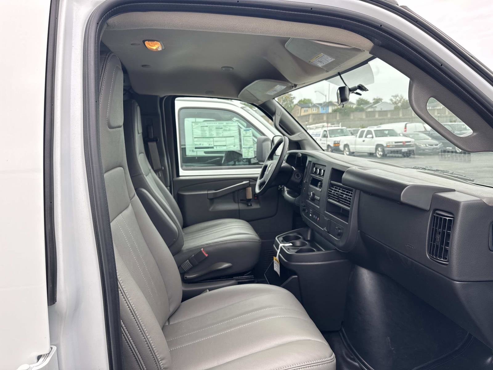 2025 Chevrolet Express Cargo 2500 WT