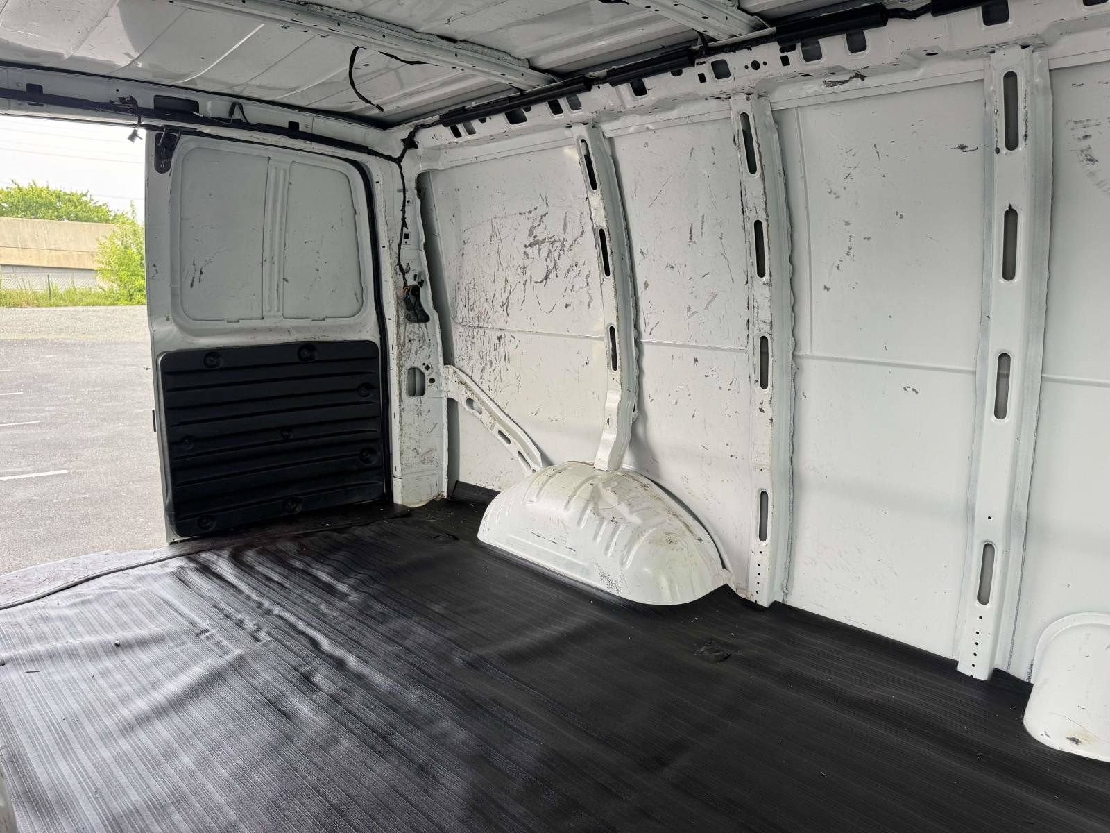 2024 Chevrolet Express Cargo 2500 WT