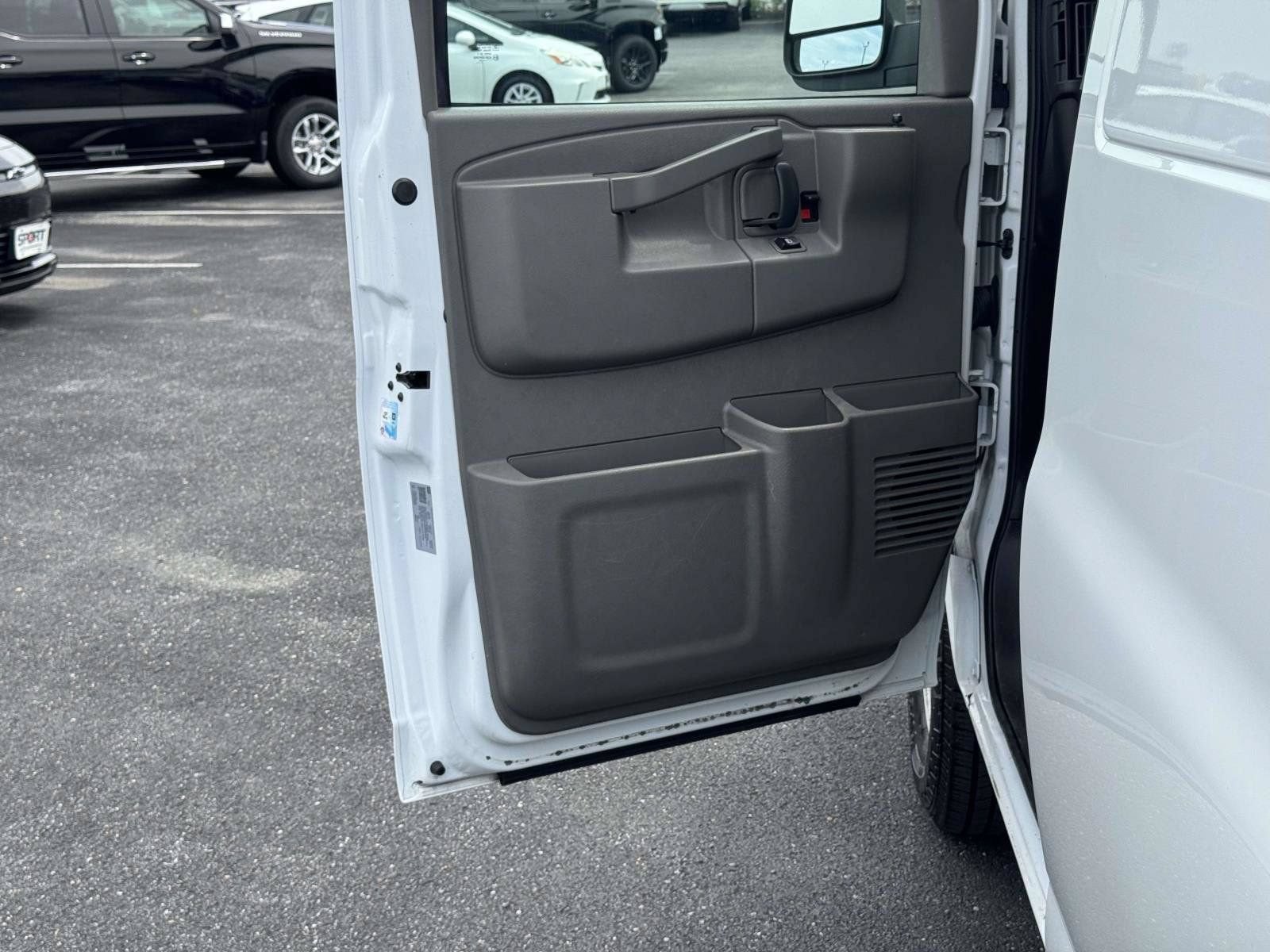 2024 Chevrolet Express Cargo 2500 WT