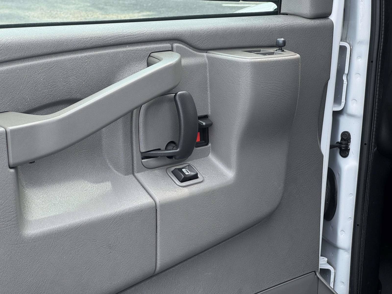 2024 Chevrolet Express Cargo 2500 WT