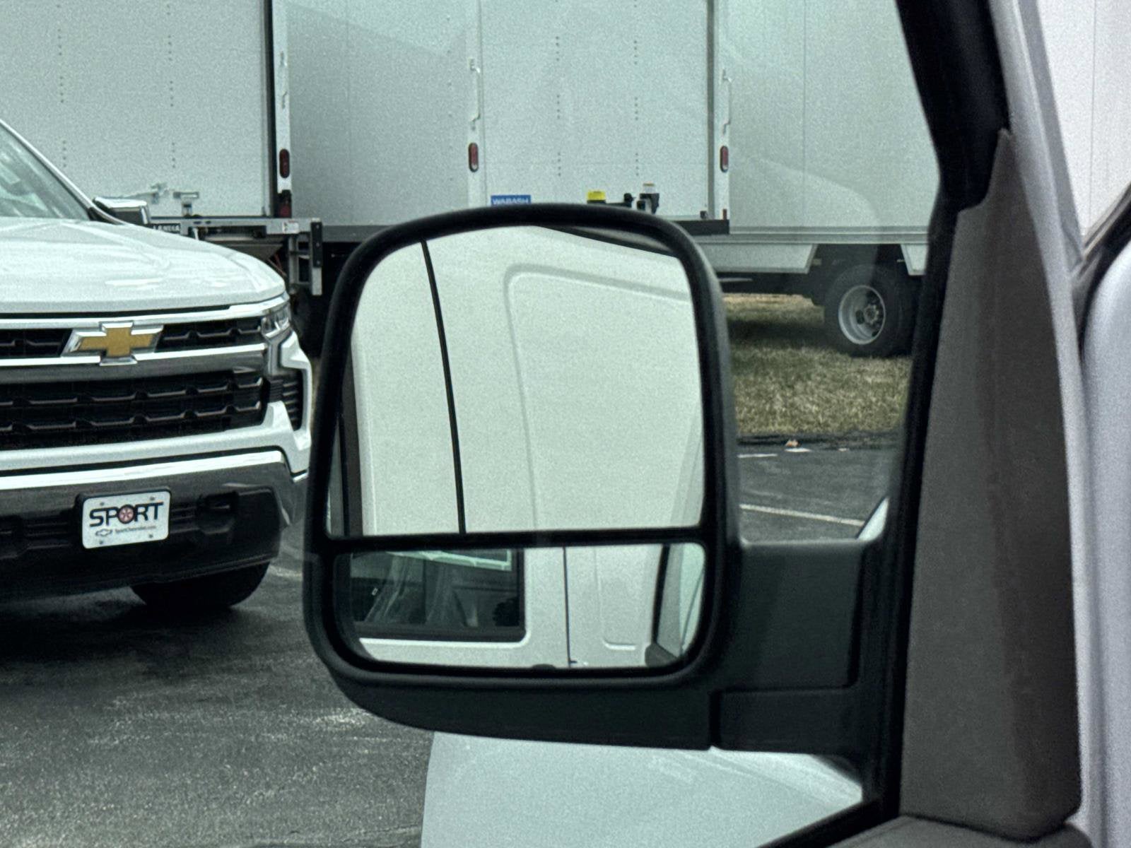 2025 Chevrolet Express Cargo WT