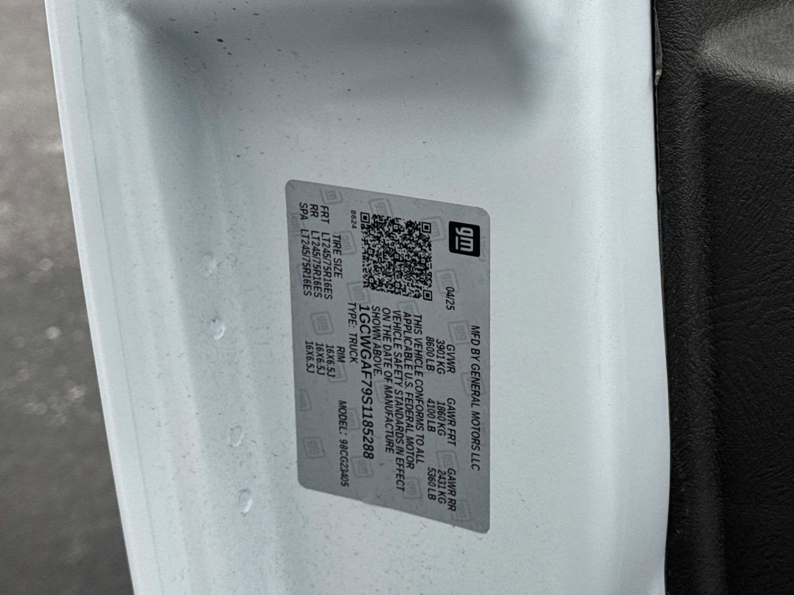 2025 Chevrolet Express Cargo WT